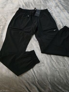 Fabletics Men's Black Drawstring Performance Joggers